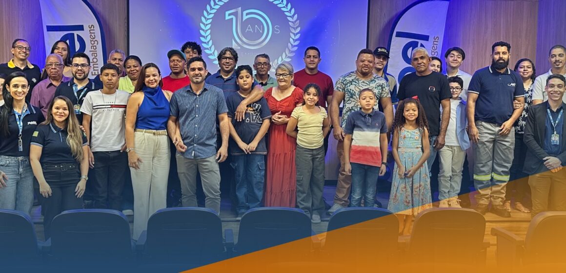 Evento homenageia colaboradores com 10 anos de empresa